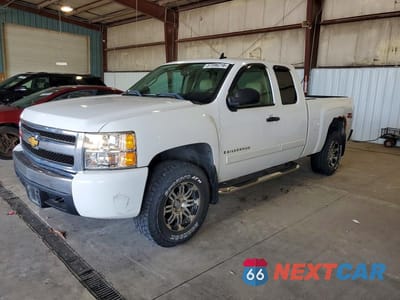 2007 CHEVROLET SILVERADO K1500 1GCEK19067Z611990 - główne zdjęcie licytacji z USA - miniatura