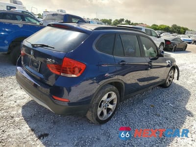 Trzecie zdjęcie samochodu z tyłu: 2015 BMW X1 SDRIVE28I VIN:WBAVM1C50FV316109 - miniatura