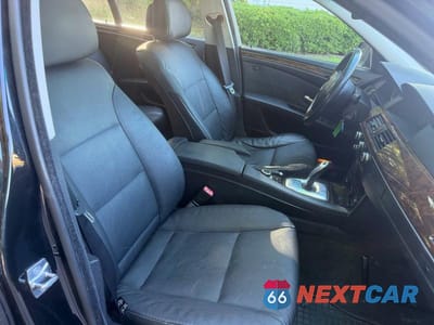 Piąte zdjęcie samochodu w środku: 2010 BMW 528 XI VIN:WBANV1C50AC159960 - miniatura