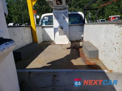 Zdjęcie 10 z 12 samochodu: 2004 FORD F550 SUPER DUTY BUCKET TRUCK VIN:1FDAF57P34EB58808 - miniatura