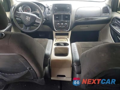 Zdjęcie 8 z 13 samochodu: 2012 DODGE GRAND CARAVAN SXT VIN:2C4RDGCG7CR284413 - miniatura