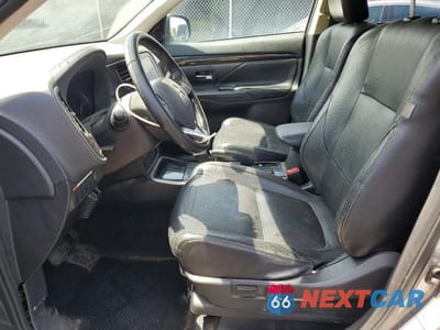 Zdjęcie 7 z 13 samochodu: 2018 MITSUBISHI OUTLANDER SE VIN:JA4AD3A35JZ000585 - miniatura