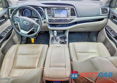 Zdjęcie 8 z 13 samochodu: 2019 TOYOTA HIGHLANDER XLE VIN:5TDKZRFH3KS331137 - miniatura