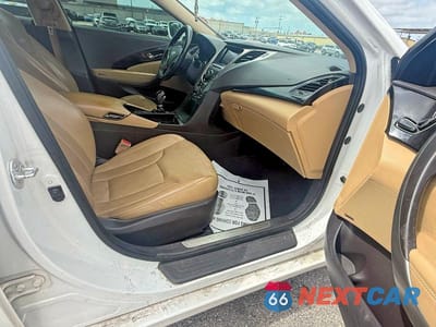 Piąte zdjęcie samochodu w środku: 2013 HYUNDAI AZERA BASE VIN:KMHFG4JG8DA312524 - miniatura
