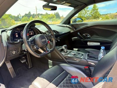 Zdjęcie 9 z 14 samochodu: 2017 AUDI R8 SPYDER VIN:WUAVACFX5H7903940 - miniatura