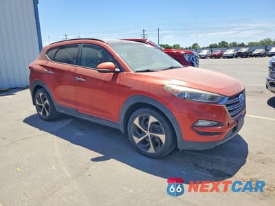 Czwarte zdjęcie samochodu z boku: 2016 HYUNDAI TUCSON LIMITED VIN:KM8J3CA27GU108708 - miniatura