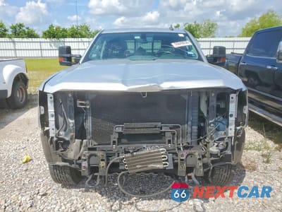 Piąte zdjęcie samochodu w środku: 2018 CHEVROLET SILVERADO C2500 HEAVY DUTY LT VIN:1GC1CVEG8JF185847 - miniatura
