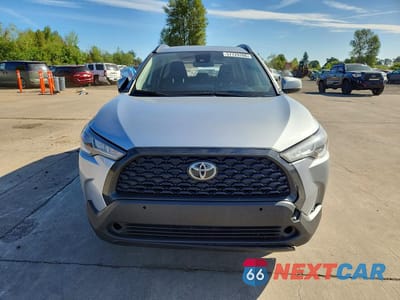 Piąte zdjęcie samochodu w środku: 2022 TOYOTA COROLLA CROSS XLE VIN:7MUBAABG1NV041933 - miniatura