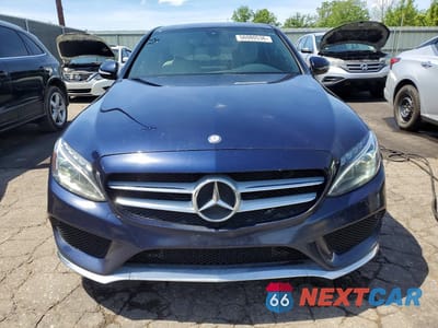 Piąte zdjęcie samochodu w środku: 2015 MERCEDES-BENZ C 300 4MATIC VIN:55SWF4KB1FU009300 - miniatura