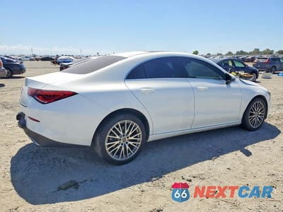 Trzecie zdjęcie samochodu z tyłu: 2020 MERCEDES-BENZ CLA 250 VIN:W1K5J4GBXLN100671 - miniatura