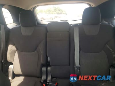 Zdjęcie 10 z 13 samochodu: 2015 JEEP CHEROKEE LATITUDE VIN:1C4PJMCS2FW509741 - miniatura