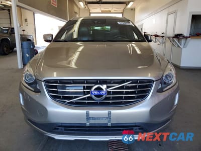 Piąte zdjęcie samochodu w środku: 2015 VOLVO XC60 VIN:YV4902RM2F2640309 - miniatura
