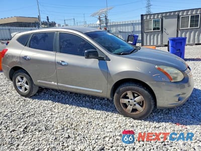 Czwarte zdjęcie samochodu z boku: 2012 NISSAN ROGUE S VIN:JN8AS5MT9CW281477 - miniatura