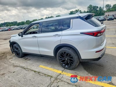 Drugie zdjęcie samochodu z przodu: 2023 MITSUBISHI OUTLANDER SE VIN:JA4J4UA82PZ030914 - miniatura