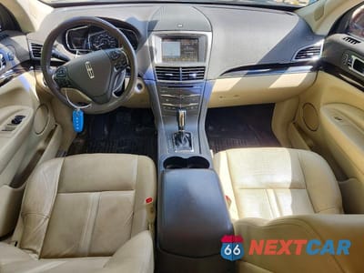 Zdjęcie 8 z 13 samochodu: 2018 LINCOLN MKT VIN:2LMHJ5AT2JBL01102 - miniatura