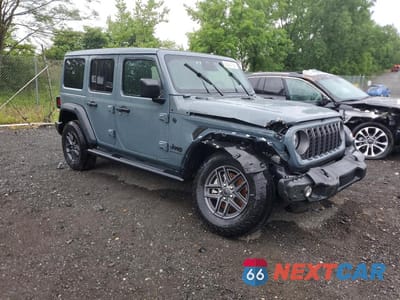 Czwarte zdjęcie samochodu z boku: 2025 JEEP WRANGLER SPORT VIN:1C4PJXDN8SW643500 - miniatura