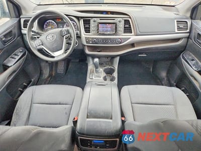 Zdjęcie 8 z 13 samochodu: 2015 TOYOTA HIGHLANDER LE VIN:5TDBKRFH6FS175346 - miniatura