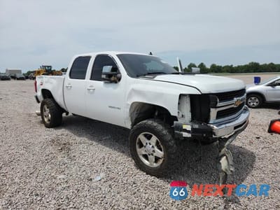 Czwarte zdjęcie samochodu z boku: 2010 CHEVROLET SILVERADO K2500 HEAVY DUTY LTZ VIN:1GC4KYB69AF134399 - miniatura