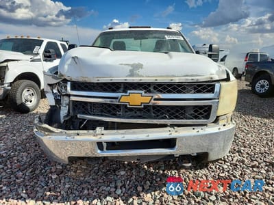 Piąte zdjęcie samochodu w środku: 2014 CHEVROLET SILVERADO C3500 VIN:1GB3CZC85EF151810 - miniatura