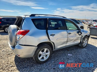 Trzecie zdjęcie samochodu z tyłu: 2007 TOYOTA RAV4 BASE VIN:JTMBK33V176020020 - miniatura