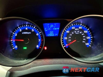 Zdjęcie 9 z 14 samochodu: 2011 HYUNDAI TUCSON GLS VIN:KM8JUCAC8BU136449 - miniatura
