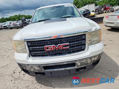 Piąte zdjęcie samochodu w środku: 2012 GMC SIERRA K2500 HEAVY DUTY VIN:1GT12ZC83CF141120 - miniatura