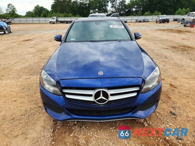 Piąte zdjęcie samochodu w środku: 2018 MERCEDES-BENZ C 300 4MATIC VIN:55SWF4KB0JU239824 - miniatura