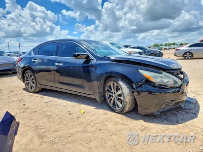 Czwarte zdjęcie samochodu z boku: 2018 NISSAN ALTIMA 2.5 SR VIN:1N4AL3AP2JC145524 - miniatura