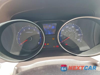 Zdjęcie 9 z 12 samochodu: 2011 HYUNDAI TUCSON GLS VIN:KM8JU3AC6BU205946 - miniatura