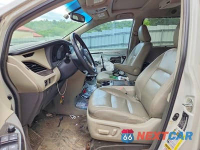 Zdjęcie 7 z 13 samochodu: 2015 TOYOTA SIENNA XLE 8-PASSENGER VIN:5TDYK3DC9FS652639 - miniatura
