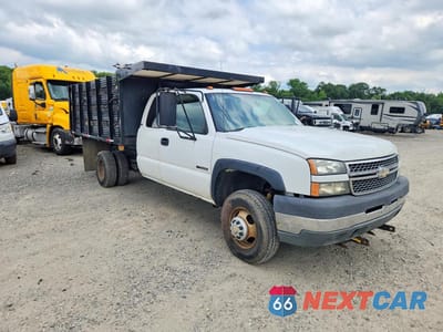 Czwarte zdjęcie samochodu z boku: 2005 CHEVROLET SILVERADO K3500 VIN:1GBJK39U05E339488 - miniatura