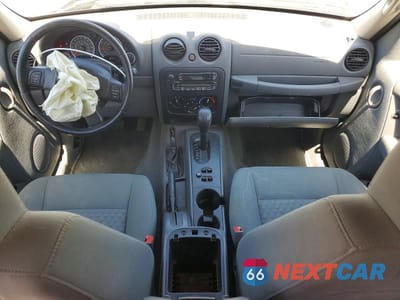 Zdjęcie 8 z 13 samochodu: 2005 JEEP LIBERTY SPORT VIN:1J4GL48K15W530012 - miniatura
