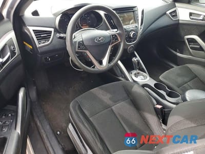 Zdjęcie 8 z 12 samochodu: 2013 HYUNDAI VELOSTER BASE VIN:KMHTC6AD0DU117838 - miniatura