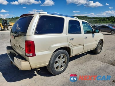 Trzecie zdjęcie samochodu z tyłu: 2005 CADILLAC ESCALADE LUXURY VIN:1GYEK63N15R235434 - miniatura