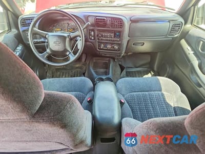 Zdjęcie 8 z 13 samochodu: 1999 CHEVROLET BLAZER VIN:1GNCS13WXX2188724 - miniatura