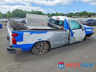 Trzecie zdjęcie samochodu z tyłu: 2021 CHEVROLET SILVERADO C1500 VIN:3GCNWAEF5MG279812 - miniatura