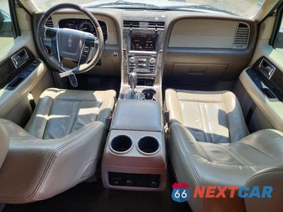 Zdjęcie 8 z 12 samochodu: 2015 LINCOLN NAVIGATOR VIN:5LMJJ2HT6FEJ02757 - miniatura