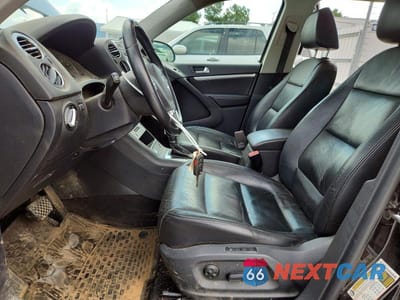 Zdjęcie 7 z 13 samochodu: 2013 VOLKSWAGEN TIGUAN S VIN:WVGAV3AX3DW571175 - miniatura