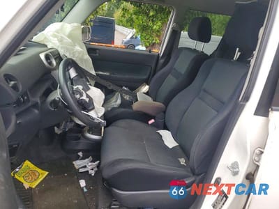 Zdjęcie 7 z 12 samochodu: 2006 TOYOTA SCION XB VIN:JTLKT324964081782 - miniatura