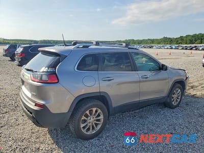 Trzecie zdjęcie samochodu z tyłu: 2019 JEEP CHEROKEE LATITUDE VIN:1C4PJMCX8KD239156 - miniatura