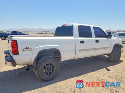 Trzecie zdjęcie samochodu z tyłu: 2005 CHEVROLET SILVERADO K2500 HEAVY DUTY VIN:1GCHK23225F810014 - miniatura