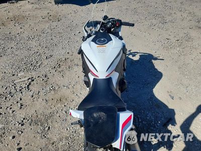 Zdjęcie 6 z 9 samochodu: 2026 HONDA CBR1000 RR VIN:JH2SC7710TK900517 - miniatura