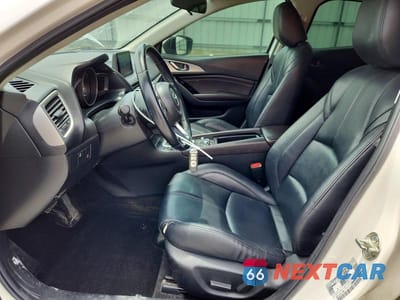 Zdjęcie 7 z 12 samochodu: 2018 MAZDA MAZDA 3 VIN:3MZBN1V30JM172060 - miniatura