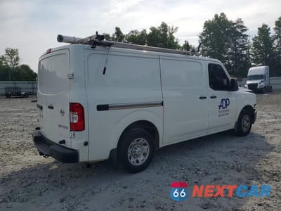 Trzecie zdjęcie samochodu z tyłu: 2020 NISSAN NV 2500 HD SV VIN:1N6AF0KYXLN811119 - miniatura