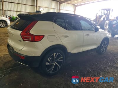 Trzecie zdjęcie samochodu z tyłu: 2019 VOLVO XC40 T5 R-DESIGN VIN:YV4162UM7K2107000 - miniatura