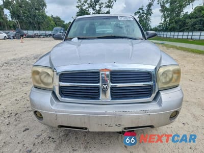 Piąte zdjęcie samochodu w środku: 2006 DODGE DAKOTA SLT VIN:1D7HE42NX6S640871 - miniatura