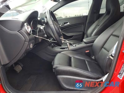 Zdjęcie 7 z 13 samochodu: 2019 MERCEDES-BENZ CLA 250 4MATIC VIN:WDDSJ4GB5KN762529 - miniatura