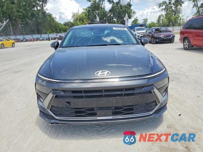 Piąte zdjęcie samochodu w środku: 2025 HYUNDAI SONATA HYBRID SEL VIN:KMHL34JJ1SA120871 - miniatura