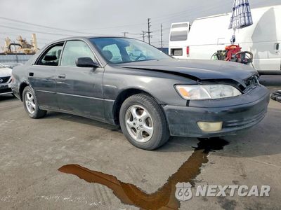 Czwarte zdjęcie samochodu z boku: 1999 LEXUS ES 300 VIN:JT8BF28G6X5058534 - miniatura