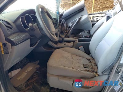 Zdjęcie 7 z 13 samochodu: 2011 KIA SORENTO GL VIN:5XYKT3A18BG007669 - miniatura